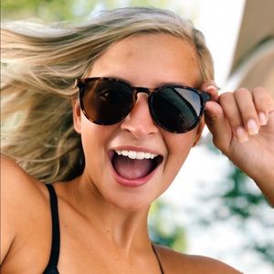 Meet your Posher, Avery